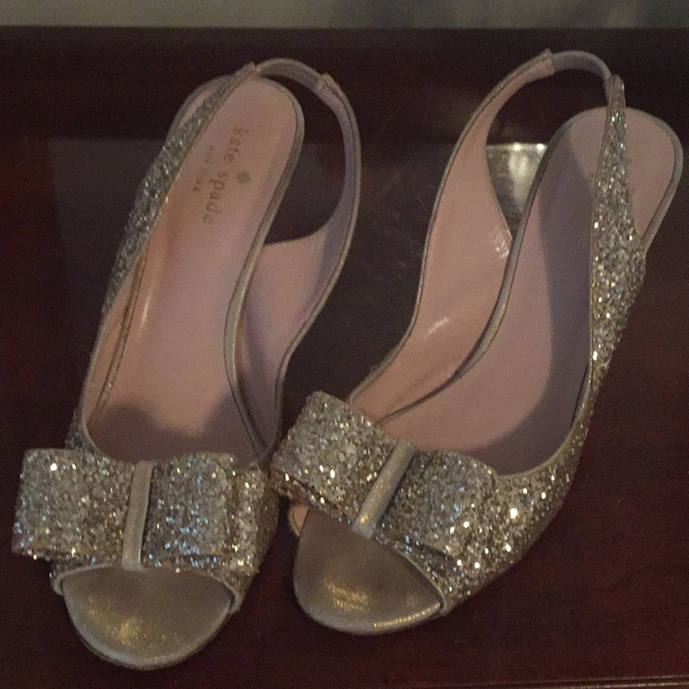 Kate spade ♠️ glittery bow gold 7.5 heels